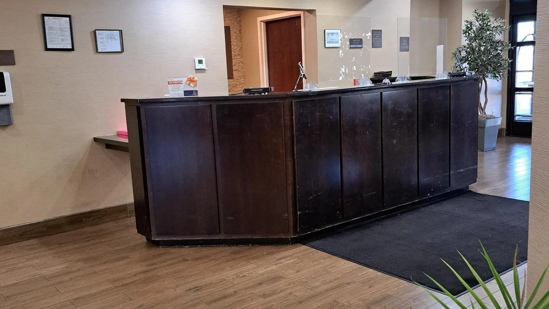 Comfort Suites Nashville 3*,